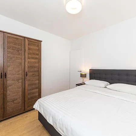 Semesterbostad Vii Iii Jadrija