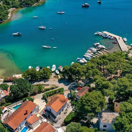 Σπίτι διακοπών 3 Bedroom Lovely In *